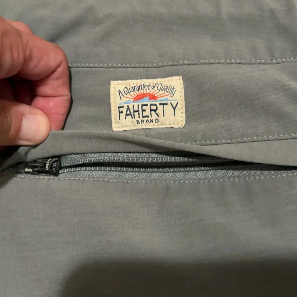 Faherty All Day Short 9” Flat-Front in Deep Marine, Size 33